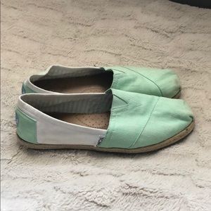Toms slip ons . Unique color